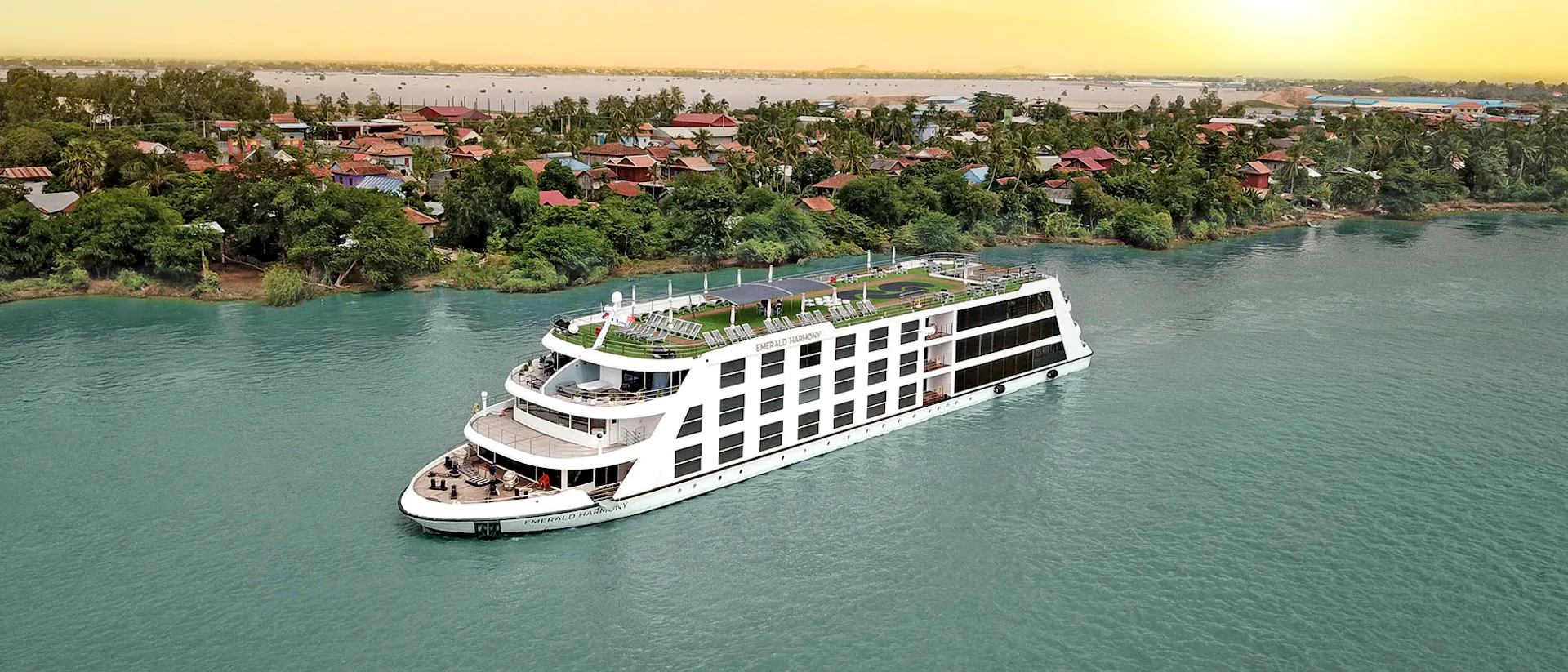 Emerald Harmony - Risteile Mekong-joella
