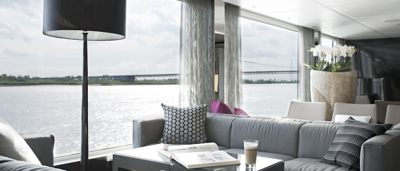 Horizon Lounge & Bar