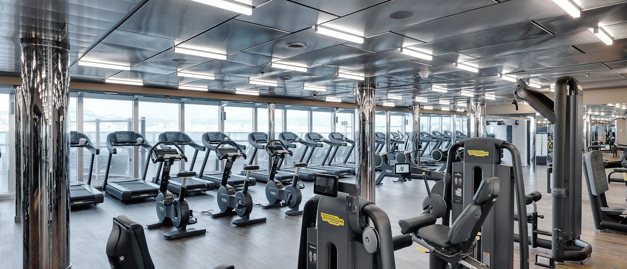 Treenaa merinäkymillä