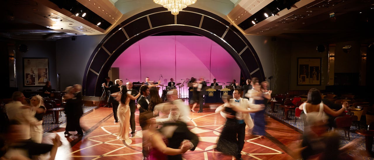 Kuningattaren huone – tehty tanssisalitanssiin