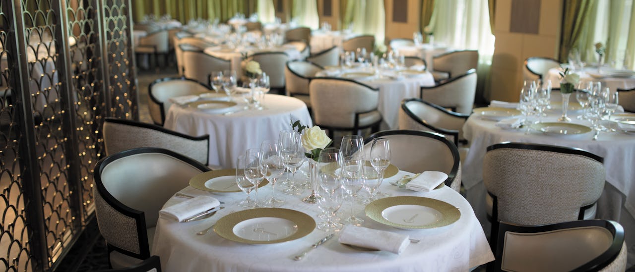 Ranskalaisen Chartreuse -ravintolan annoksia ja laatuviinejä