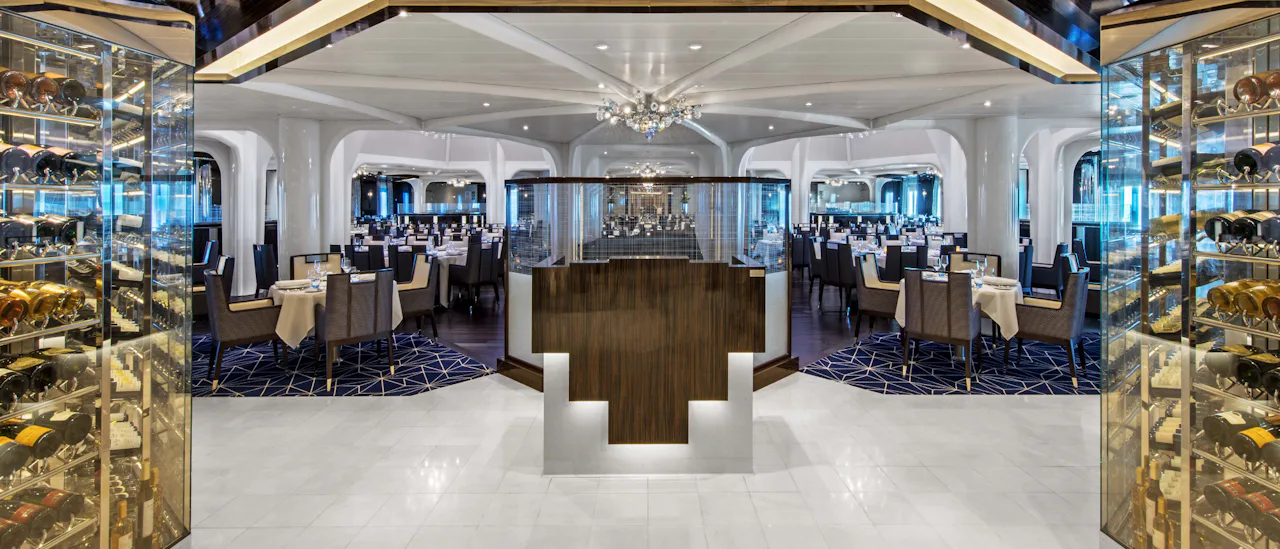 ”The Restaurant” -pääravintola