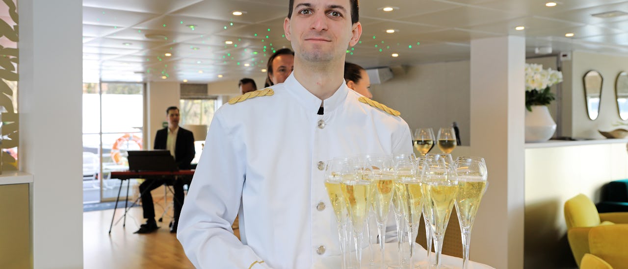 A glass of sparkling Champagne please