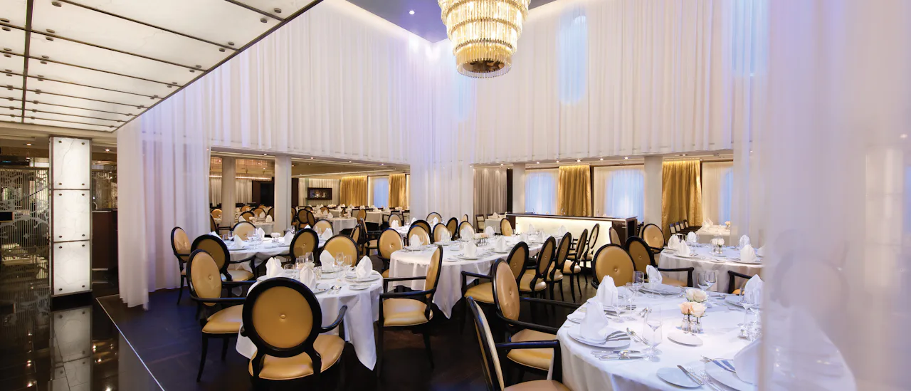”The Restaurant” -pääravintola