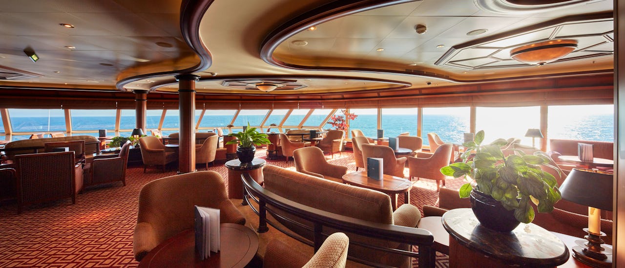 Yksi monista baareista ja oleskelutiloista