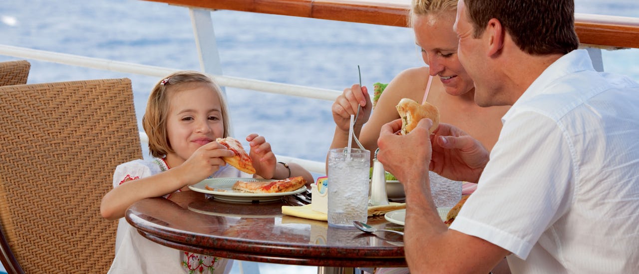 Lounasta kera kevyen merituulen