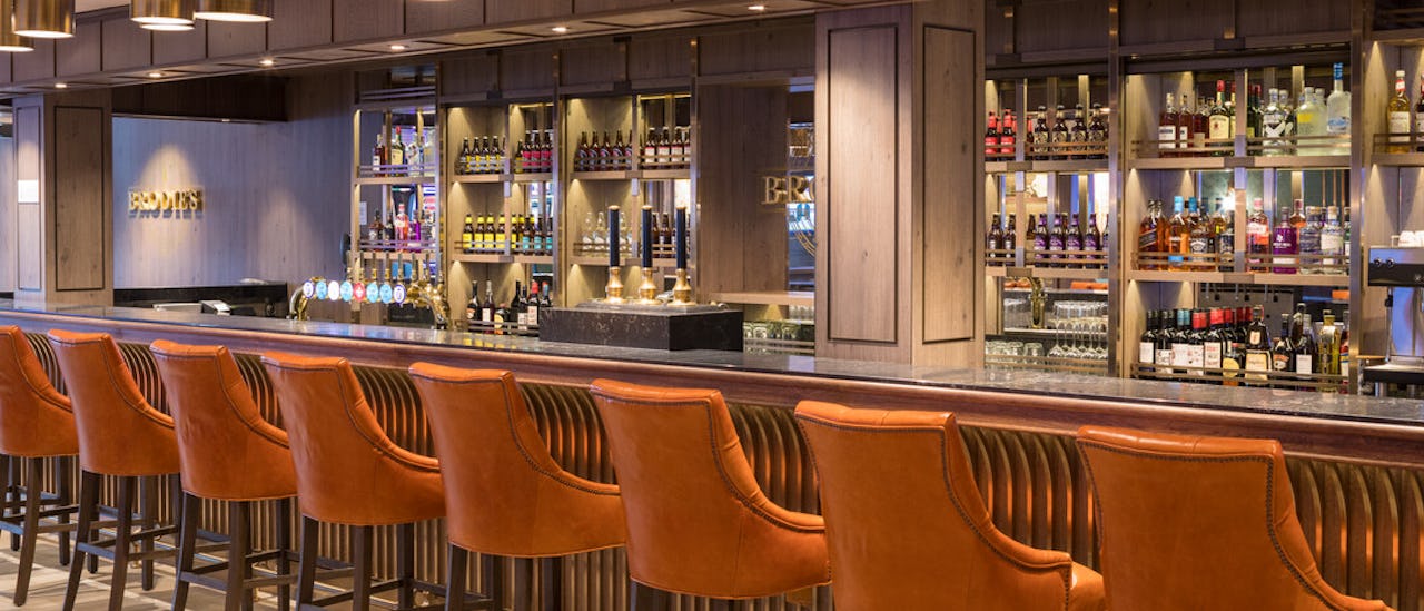 Brodie's Pub is the spot for big-screen sports, a wide drink selection, snacks, plus fun karaoke and pub quizzes!