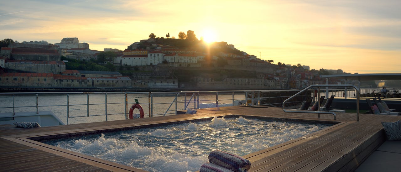 Relax at the sun deck