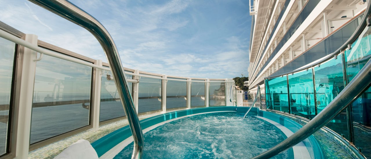 Ole hyvä ja istahda porealtaaseen