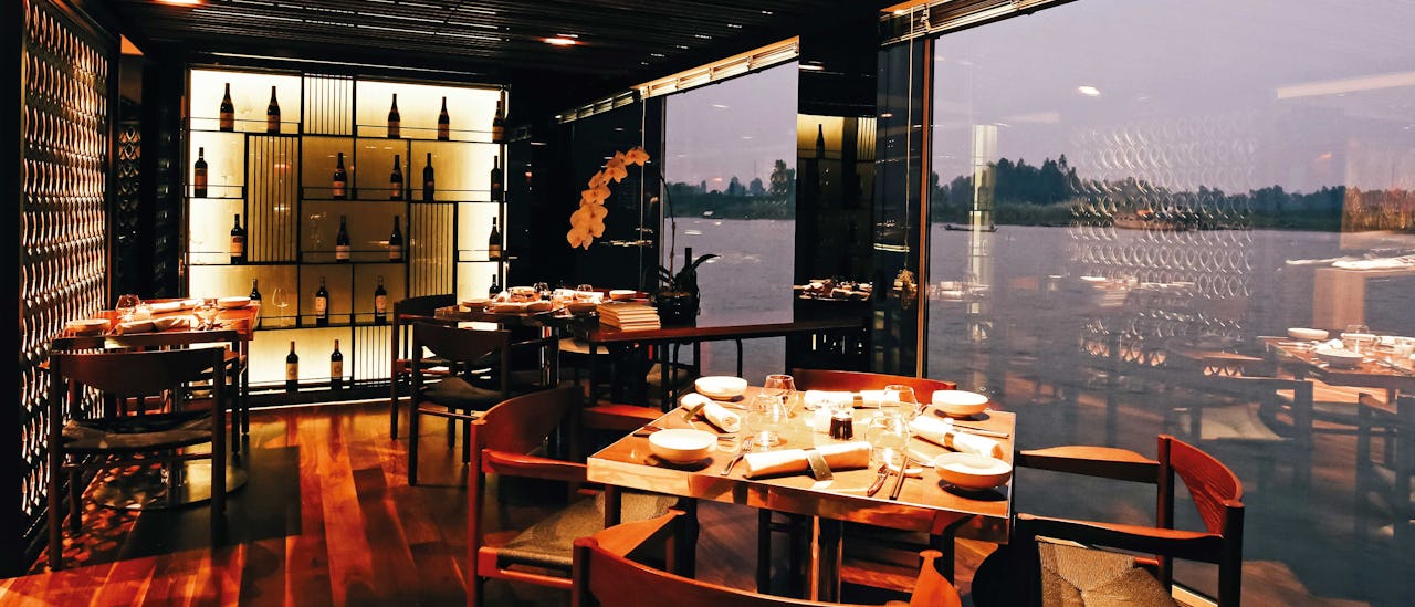 Crystal Dining - pääravintola