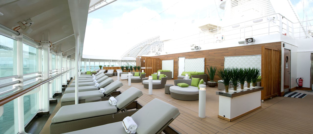 Nauti raikkaasta merituulesta ja The Retreatin Oasis Spa -kylpylän hoidoista