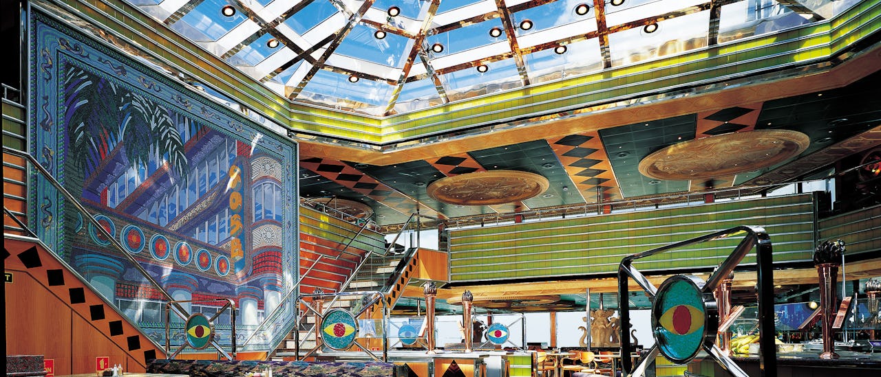 Buffet- ja á la carte -ravintola sisältyvät hintaan