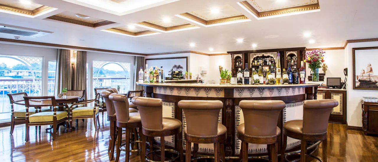 Get a glimpse of India from the Governor's Lounge