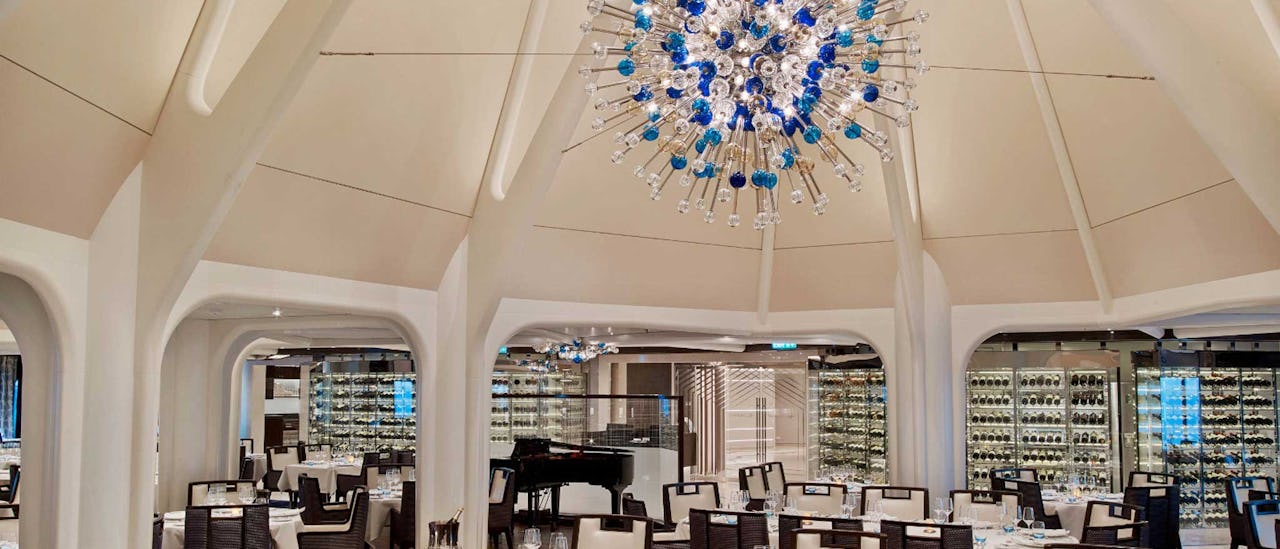 ”The Restaurant” -pääravintola