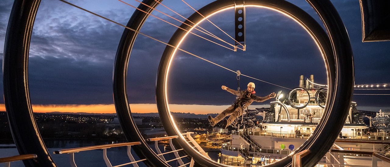 Ylimpänä löytyy maailman pisin vaijeriliuku (zipline) merellä