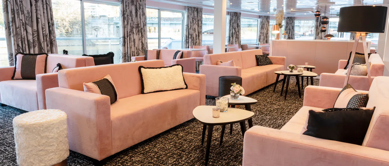 Enjoy a cocktail in the Salon Bar