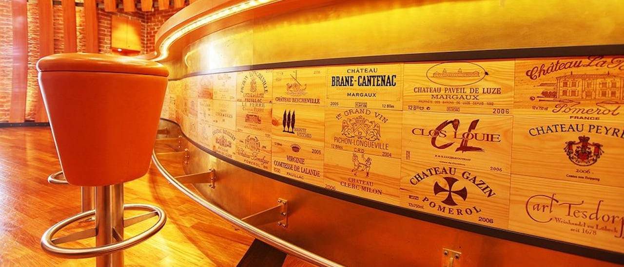 Enjoy the finest wines from different vintages in the Wein & Truth vinotheque