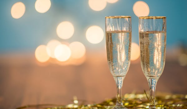 Valmiiseen joulupöytään