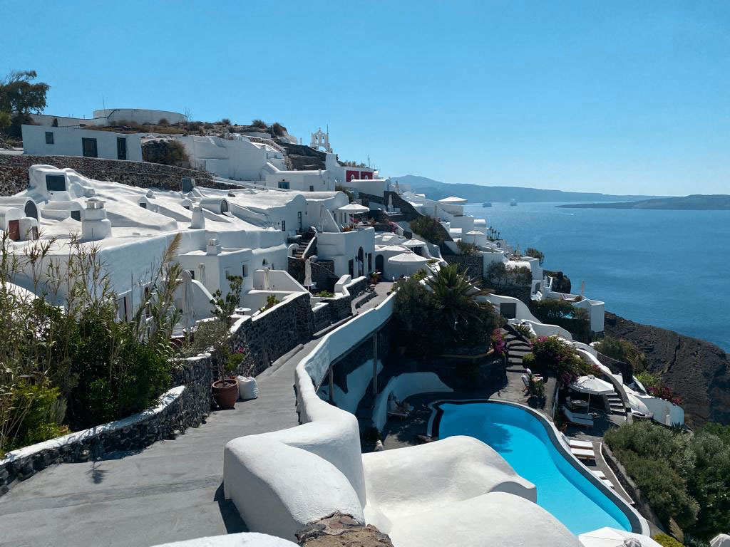 Santorinin kaksi kaupunkia